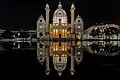 Beleuchtung der Karlskirche bei Nacht