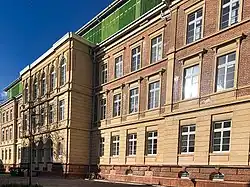 Nach Abschluss der Generalsanierung, Ansicht Gymnasiumstraße, Aufnahme Februar 2022