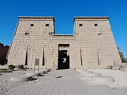 Pylonen des Tempels des Chons