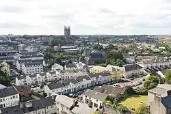 Blick vom Rundturm auf die Marienkathedrale und die Black Abbey