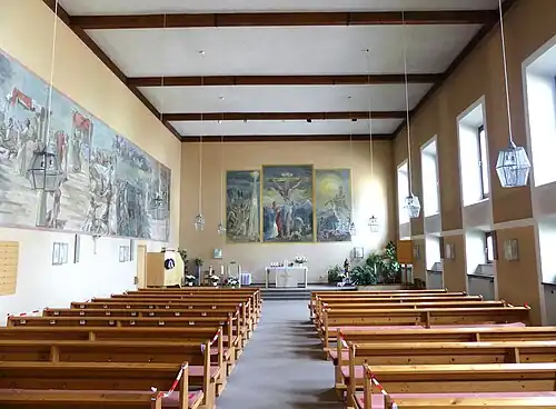 Blick vom Eingang zum Altar
