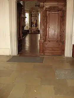 Bodenplatten im Vorraum Kaiserstein