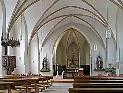 Mittelschiff der Kirche von Hostert