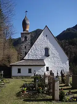 Teilansicht mit Friedhof