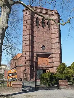 Ansicht von der Straße aus, März 2017