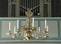 Achtarmiger Messingleuchter