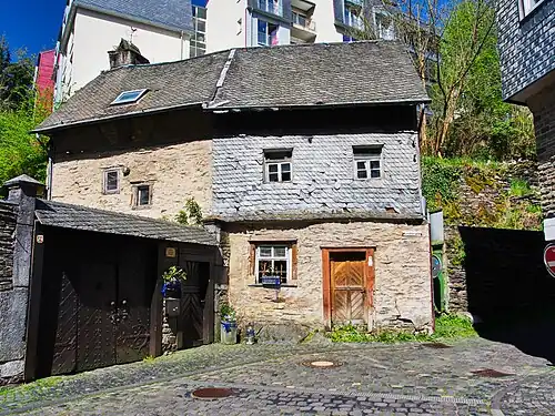 Seitl. Anbauten 17. Jh. und Hauptzugang