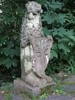 Der kleine Löwe stand früher im alten Mürwiker Park. Heute steht er beim Museumsberg.