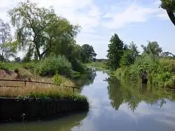 Die Kleine Elster am Bootshaus.