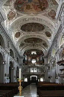 Langhaus, Blick zum Eingang