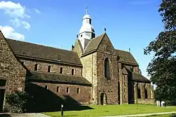 Ansicht von Südwesten mit barockem Vierungsturm (2002)