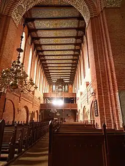 Langhaus nach Westen