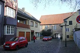 Die Rückseite von der Kompagniestraße aus betrachtet