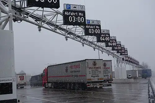Blick auf die dynamische Abfahrtszeitanzeige