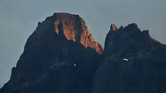 Kongen links und Dronninga rechts von Norden