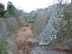 Bishamon (links), Hommaru (rechts)