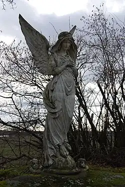 Engel am Ortsausgang nach Vesec