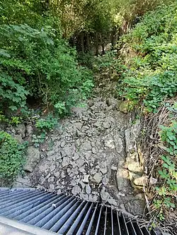 Dole an der Bahn­linie