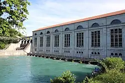 Sichtbetonfassade des Maschinenhauses