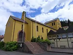 Kreuzwertheim, katholische Kirche Heilig Kreuz, Außenansicht