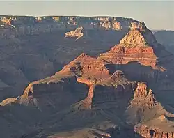 Blick vom Grandview Point am South Rim in nördlicher Richtung auf Krishna Shrine und Vishnu Temple rechts dahinter