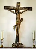 Kruzifix im rechten Seitenschiff