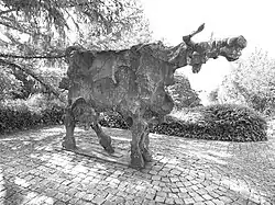 Schweiz, Riehen, Eisenbahnweg-Bahnunterführung, Kuh Skulptur, Nostalgie, 1975. Von Giuliano Pedretti (1924–2012) Bildhauer, Zeichner