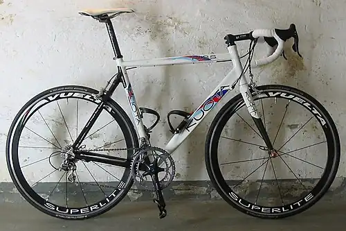 Kuota K.I.S.S. – Aluminium-Rahmen mit Karbon-Hinterbau und -Gabel