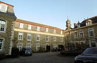 Linker hinterer Flügel