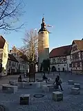 Der Türmersturm, eingerahmt vom Kurmainzischen Schloss