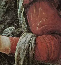 Umhang der Madonna, der über den Arm geworfen ist