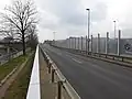 Westliche Auffahrt vom Emerich-Ambros-Ufer Richtung Nossener Brücke