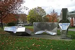 Skulptur Drei Volumina