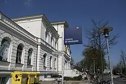 Ehemaliges Stationsschild der Bahnanlage Lüneburg-West