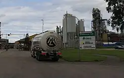 Einfahrt in das Arizona-Chemical-Werk