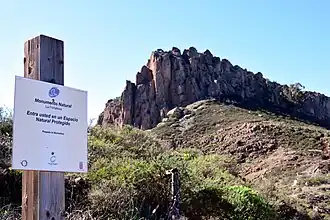 Blick auf den Berg von der nordöstlichen Grenze des Naturschutzgebiets Monumento Natural La Fortaleza