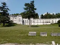 Fassade des Schlosses La Mercerie