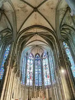 Gotisch: Chor zwischen zwei Querhauskapellen