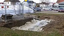 Ausgrabungsfläche mit Bodenfundamenten im nördlichen Bereich des Lagers, 2019