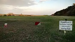 Landebahn 14 mit Warnhinweis