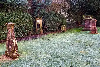 Grabsteine auf dem alten Friedhof