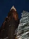 Kirchturm im Winter