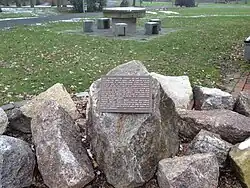 Überreste der Bunten Mühle im Dorfpark Langförden