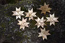 Fröbel­sterne aus Lauhala in Puna, Hawaii
