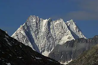 Lauteraarhorn (links) und Schreckhorn (rechts) vom Grimselpass gesehen