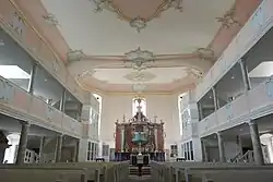 Innenansicht mit Blick zum Chor