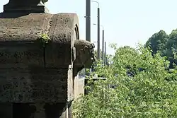 Skulptur an einem Brückenpfeiler (2015)