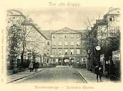 Die Dorotheenstraße mit ihrem Zugang durch das Vorderhaus, um 1890