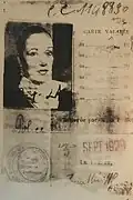 Lena Braun reinszeniert sich als Djuna Barnes auf ihrer Carte d'Identité