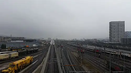 Letzigrabenbrücke, von der Hardbrücke aus gesehen